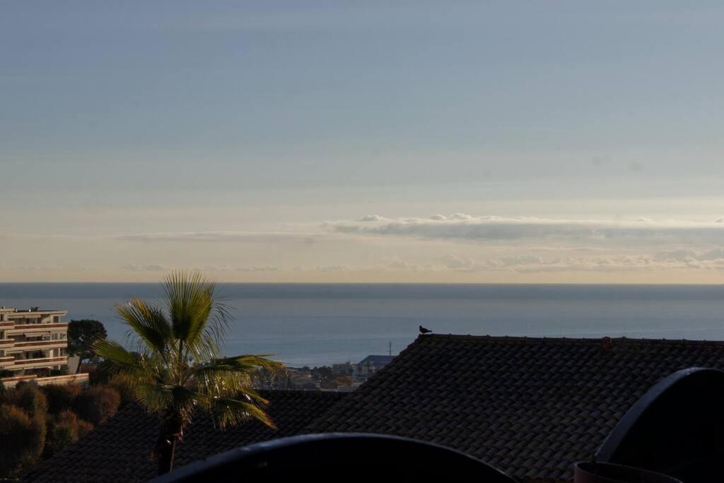 Charmant 2P Au Calme, Jardin, Piscine, Vue Panoramique Et Stationnement Villeneuve-Loubet Exterior foto